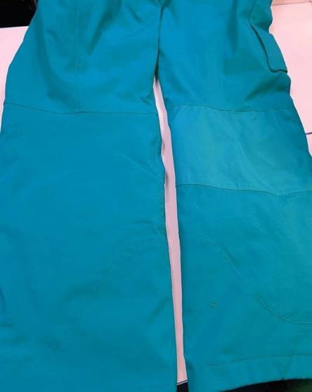 Après&nbsp;: Le même pantalon réparé